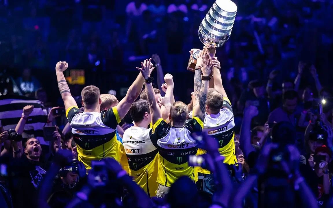 奇效！EDG祭出“零烟位”阵容，闪电快攻打懵对手。-雷竞技官网