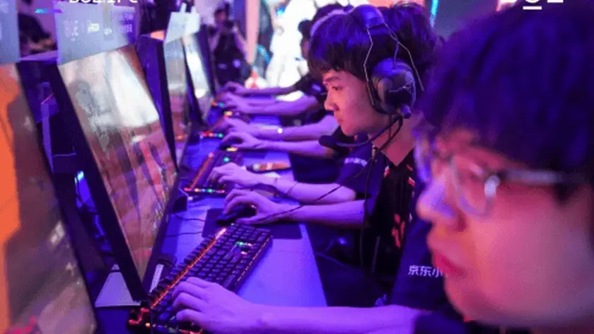 朱开爆料BLG战队遭全网抹黑,揭秘LPL利益博弈与联盟平衡机制